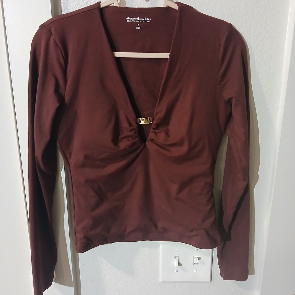Abercrombie & Fitch Bra-Free Collection V-Neck Buckle Top Burgundy Small